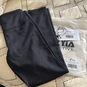 Zyia black vibrations light n tight